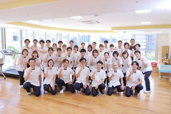 福岡県福岡市中央区にある百年橋リハビリテーション病院　リハビリテーション科で働くセラピスト